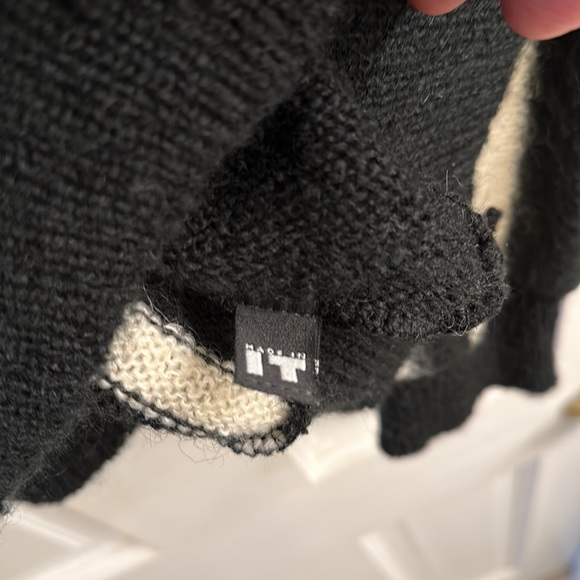 Versus by Versace Black & White Sweater - Luxury and Confort defined - Picture 10 of 11